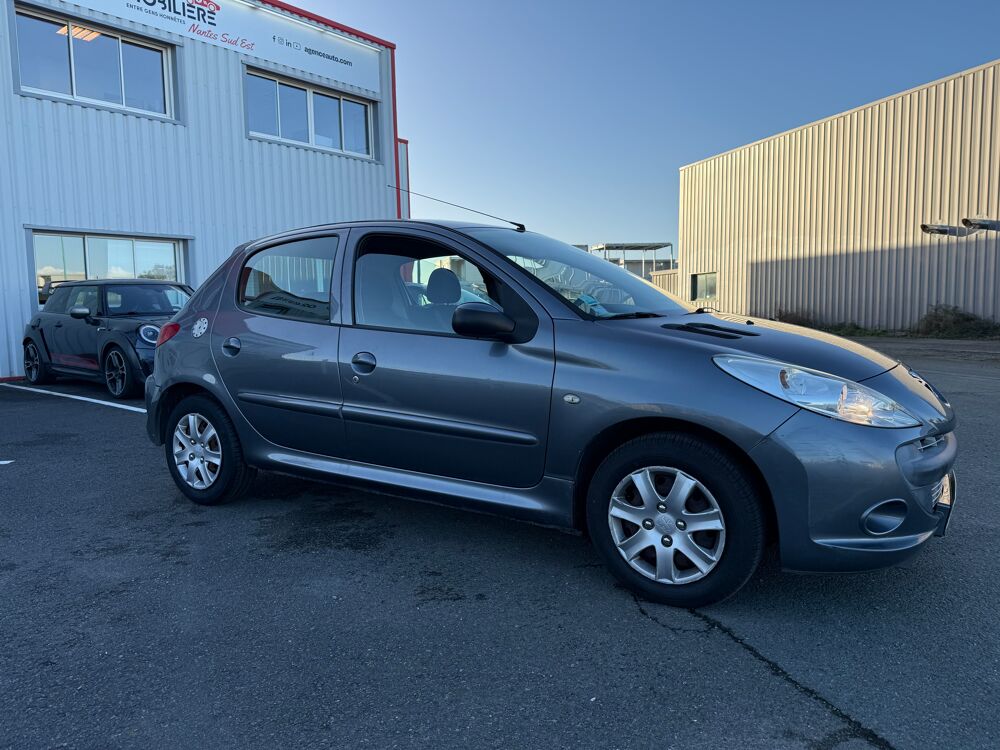 206 1.4l hdi 70ch TRENDY 2009 occasion 44860 Pont-Saint-Martin