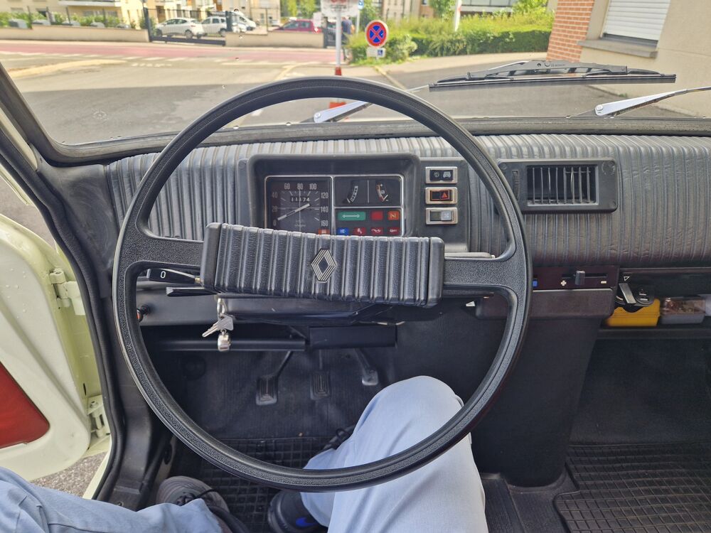 R5 TL expertis&eacute;e cabinet classic Auto 1977 occasion 80480 Salou&euml;l
