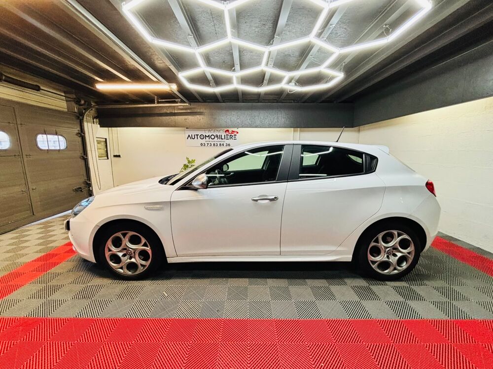 Giulietta 1.6 JTDM 120ch super- Garantie 12 mois - distribution effect 2017 occasion 71300 Montceau-les-Mines