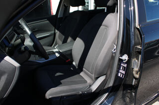 S&eacute;rie 3 318i 156Ch BVA8 LOUNGE ( Entretien BMW, Radar Av et Arr, Mot 2020 occasion 34200 S&egrave;te