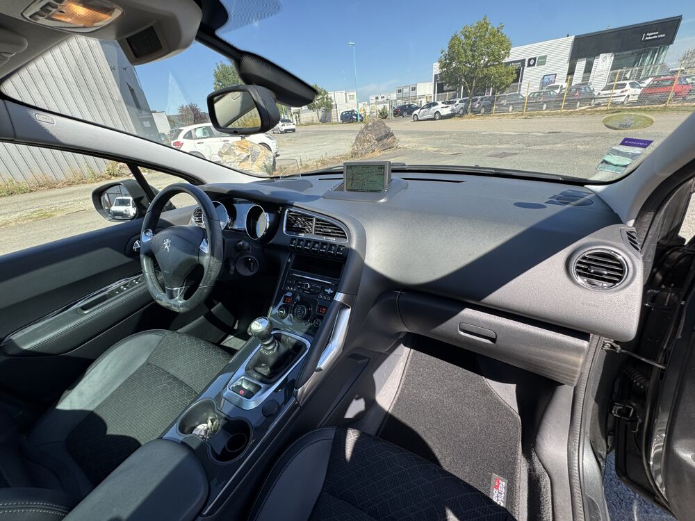 3008 1.6 BLUEHDI 120 ALLURE | CAMERA, TOIT PANO, SEMI-CUIR | GARA 2016 occasion 44860 Pont-Saint-Martin