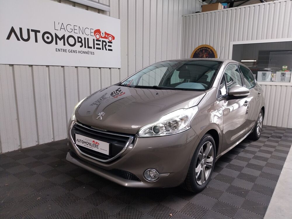 208 1.6 VTI 120 ch Allure 2014 occasion 56000 Vannes