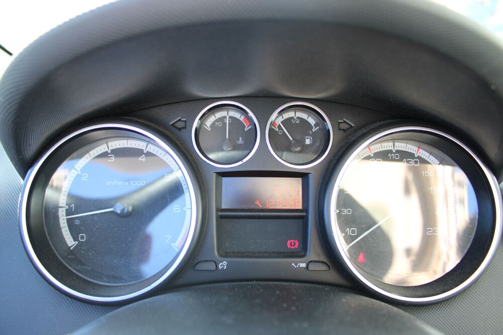 308 GENERATION-I CC 1.6 VTI 120 SPORT ( Moteur &agrave; cha&icirc;ne, Clim .. 2010 occasion 34200 S&egrave;te