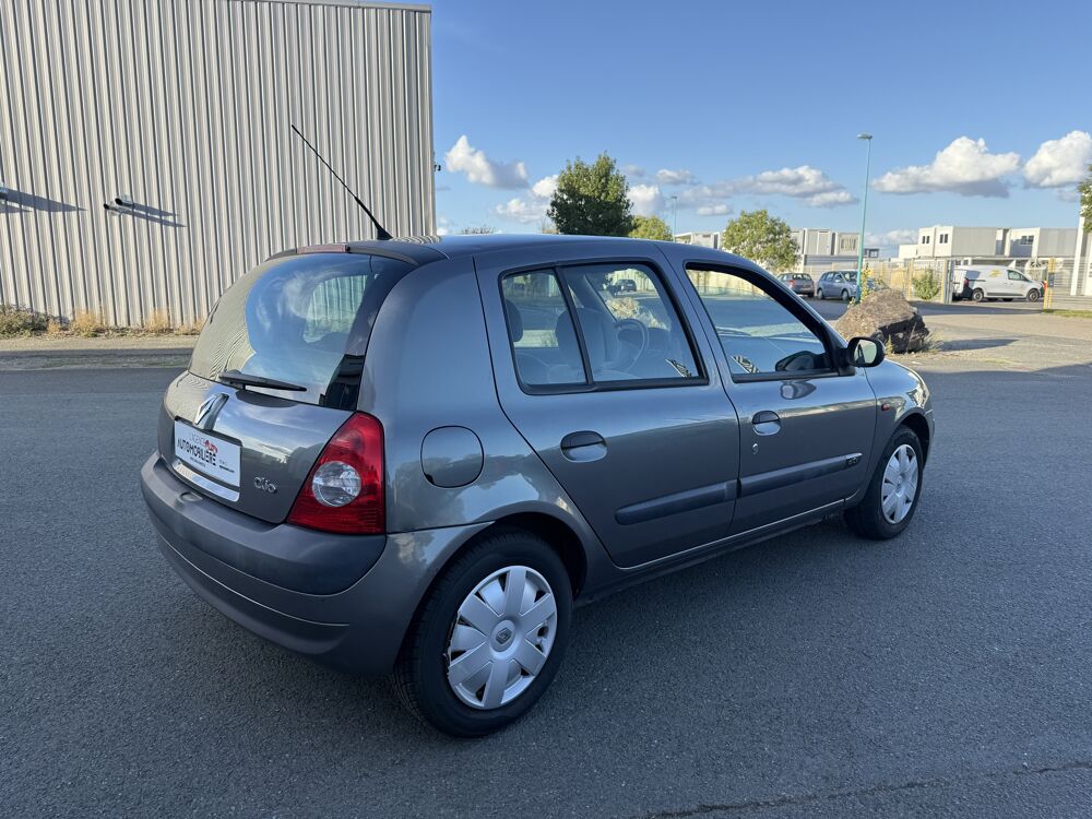 Clio II Phase 2 1.5L DCI 80CH PRIVILEGE | DISTRI OK 2002 occasion 44860 Pont-Saint-Martin