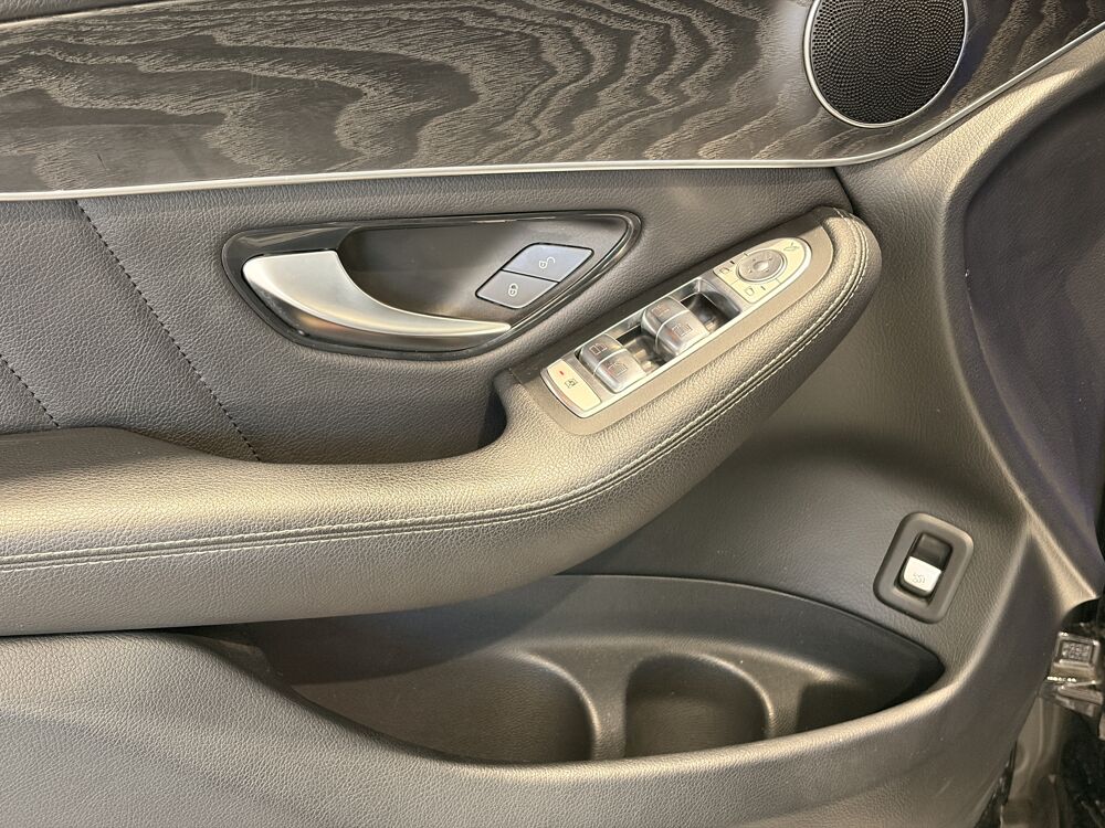 Classe GLC (2) 220D AMG LINE LAUNCH EDITION 4MATIC 9G-TRONIC / TOIT OUV 2020 occasion 27620 Gasny