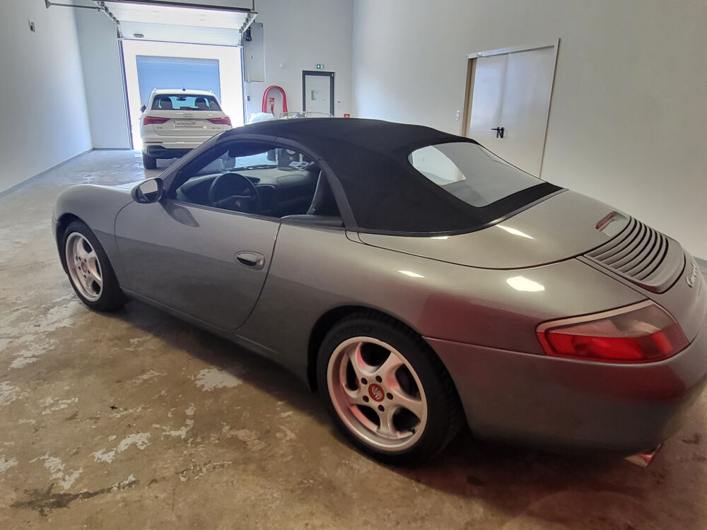 911 (996) 996 CABRIOLET 3.4 CARRERA 4 TIPTRONIC S + HARDTOP 2001 occasion 37170 Chambray-l&egrave;s-Tours