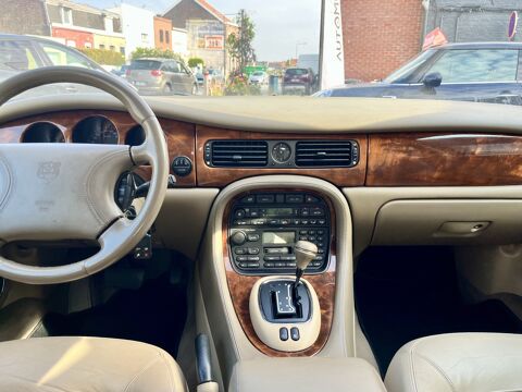 XJ 8 XJ8 3.2 V8 BA 1998 occasion 59300 Valenciennes