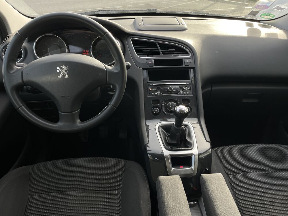 5008 1.6 120 cv Confort 7 places 2014 occasion 49124 Saint-Barth&eacute;lemy-d'Anjou