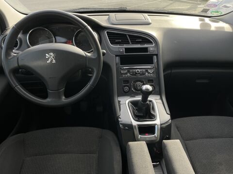 5008 1.6 120 cv Confort 7 places 2014 occasion 49124 Saint-Barth&eacute;lemy-d'Anjou