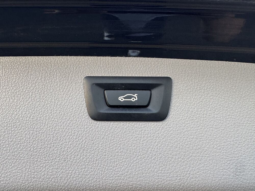 S&eacute;rie 3 TOURING 318D 143 BVA SPORT | XENONS / HAYON ELECTRIQUE / FEU 2015 occasion 44860 Pont-Saint-Martin