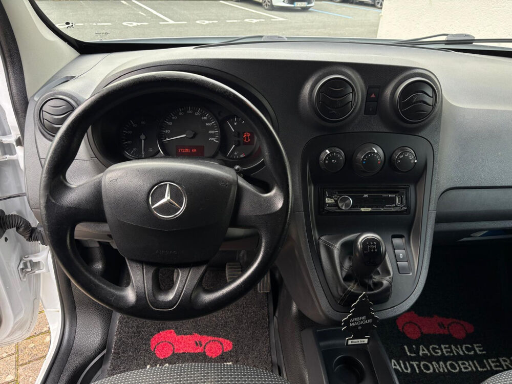 Citan fourgon 109 CDI 1.5 90 cv - Attelage 2012 occasion 49124 Saint-Barth&eacute;lemy-d'Anjou
