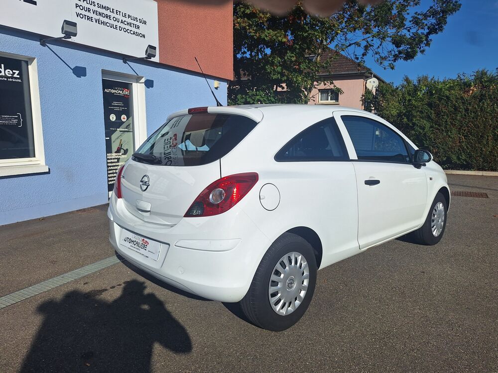 Corsa 1.0 65 ch Graphite 3 portes 1&egrave;re main 2014 occasion 90400 Danjoutin