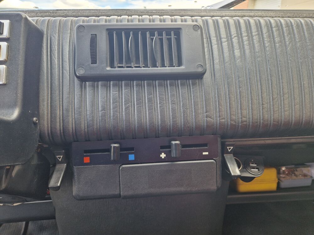 R5 TL expertis&eacute;e cabinet classic Auto 1977 occasion 80480 Salou&euml;l