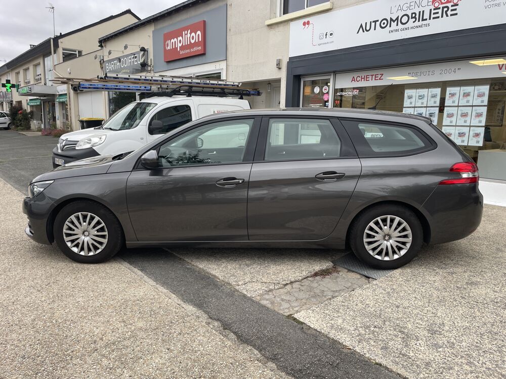 308 SW II SW 1.6 BlueHDi 120 cv Active - Attelage 2017 occasion 49124 Saint-Barth&eacute;lemy-d'Anjou