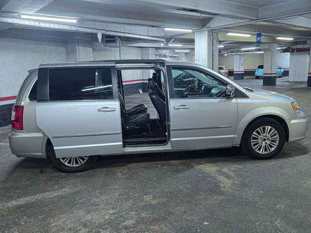 VOYAGER 2.8 Multijet Diesel 163ch GOLD BVA6 7 Places 2011 occasion 69008 Lyon