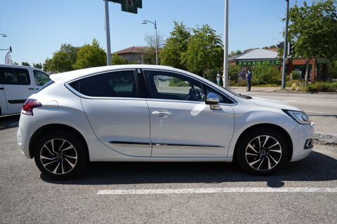 DS4 (2) 1.6 BLUEHDI 120 S&S CONNECTED CHIC EAT 6 2018 occasion 01000 Saint-Denis-l&egrave;s-Bourg