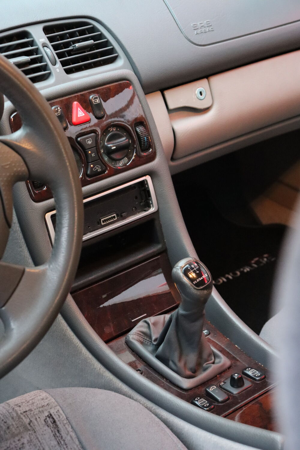 CLK Coup&eacute; 200 2.0 i 136 cv Elegance 1997 occasion 88000 &Eacute;pinal