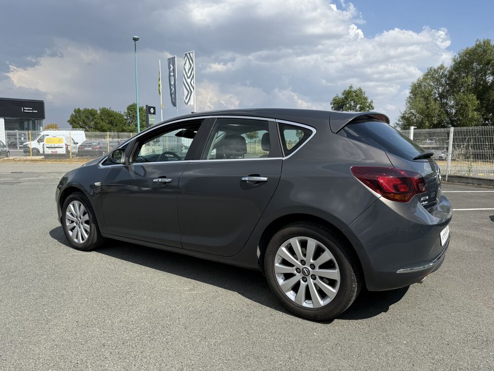 Astra IV (2) 2.0L CDTI 165CH COSMO PACK | 1&egrave;re Main 2012 occasion 44860 Pont-Saint-Martin