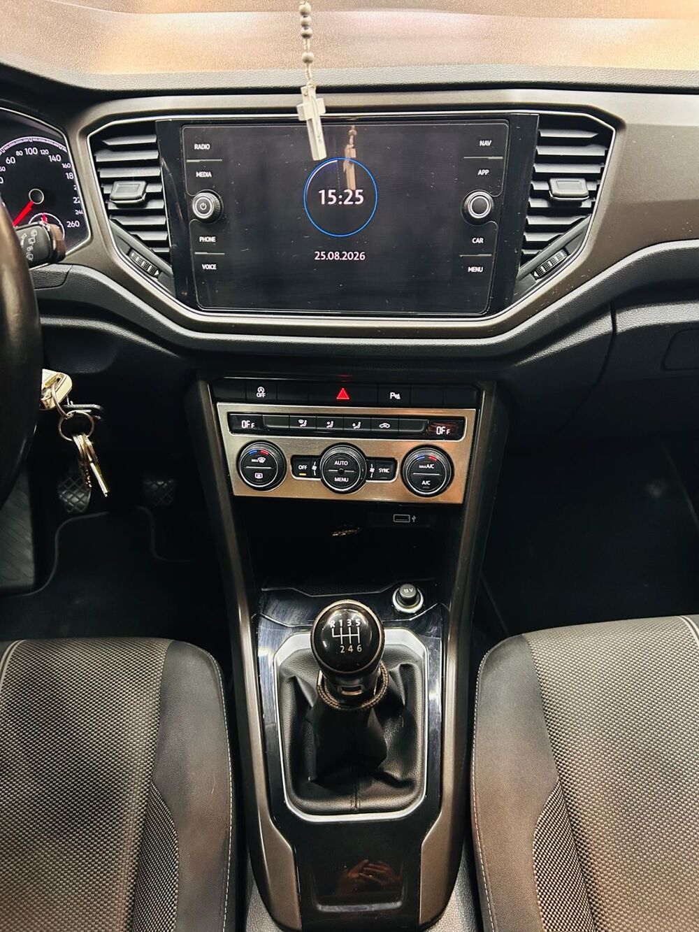 T-ROC 1.0 TSI 116 cv Lounge - 2&egrave;me Main - Suivi Volkswagen - Pneus 2018 occasion 71300 Montceau-les-Mines
