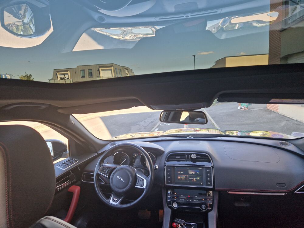 F-PACE 2.0 250 15CV R-SPORT 4X4 BVA 2018 occasion 80480 Salou&euml;l