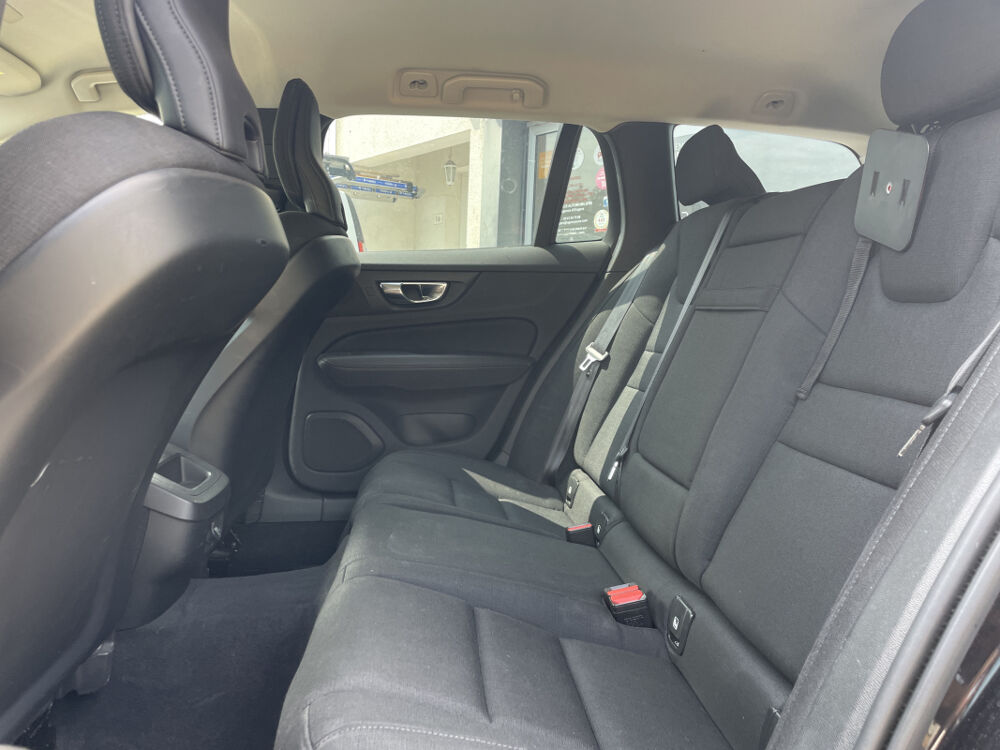 V60 II D3 2.0 TDi Geartronic 150 cv Bo&icirc;te auto momentum business 2019 occasion 49124 Saint-Barth&eacute;lemy-d'Anjou