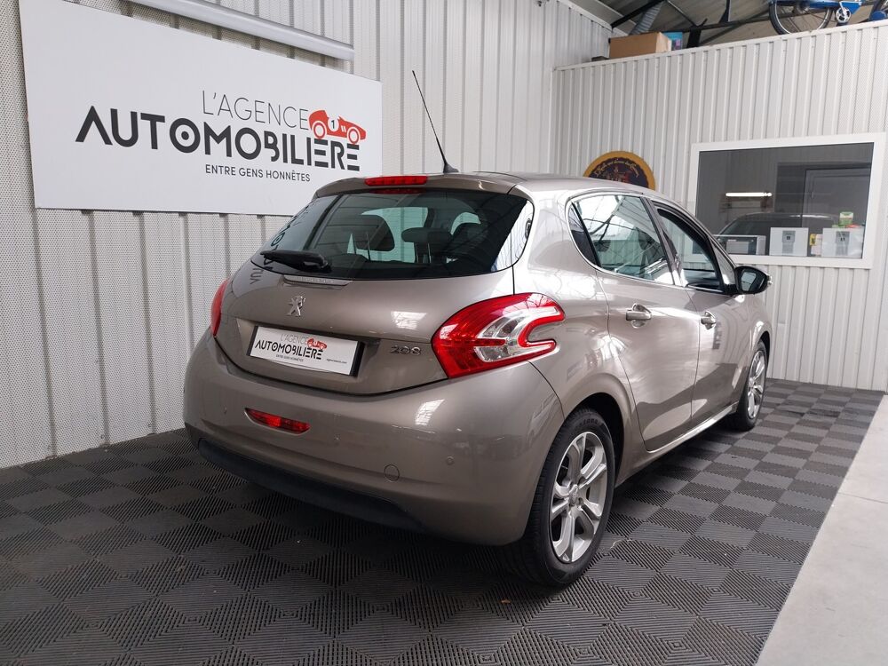 208 1.6 VTI 120 ch Allure 2014 occasion 56000 Vannes
