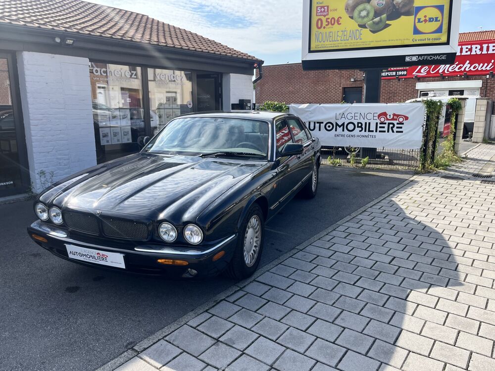 XJ 8 XJ8 3.2 V8 BA 1998 occasion 59300 Valenciennes