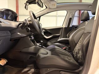 208 1.6 E-HDI BVA 5P + TOIT PANORAMIQUE / CAMERA DE RECUL 2015 occasion 27620 Gasny