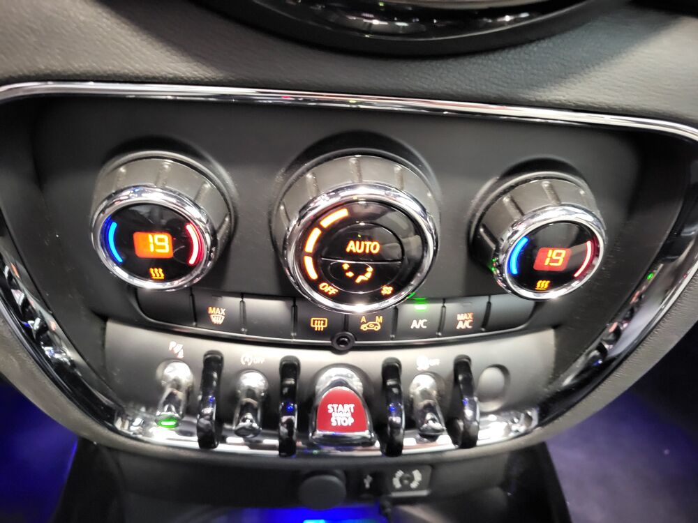 Clubman MINI CLUBMAN COOPER D 2.0L 150 TOIT PANORAMIQUE GPS CUIR COM 2016 occasion 37170 Chambray-l&egrave;s-Tours