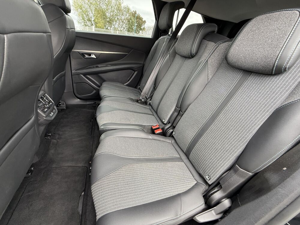 5008 II (2) 1.5L HDI 130CH 7 PLACES ALLURE PACK EAT8 | GARANTIE 1 2022 occasion 44860 Pont-Saint-Martin
