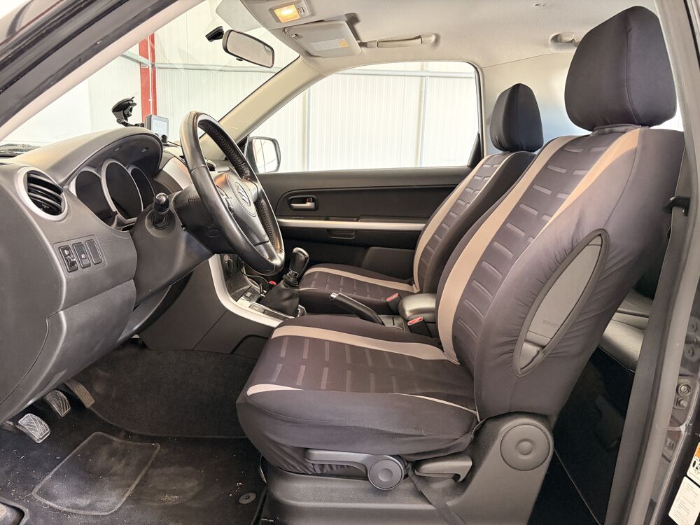 Grand Vitara II 1.9 DDIS 130 SERIE SPECIALE URBAN 3P 2012 occasion 27620 Gasny