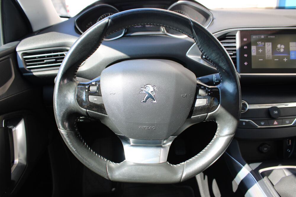 308 GENERATION-II 2.0 BLUEHDI 150 FELINE ( Entretien Peugeot, Ra 2014 occasion 34200 S&egrave;te