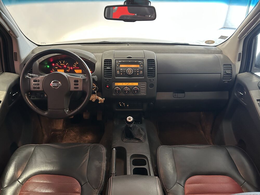 Navara NISSAN NAVARA (2) 2.5 DCI 190 DOUBLE CABINE LE- 1ERE MAIN 2010 occasion 37170 Chambray-l&egrave;s-Tours