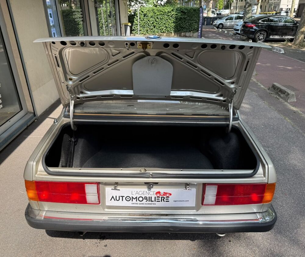 S&eacute;rie 3 E30 COUPE 318i 1.8 i 105cv BOITE AUTOMATIQUE 1984 occasion 92370 Chaville