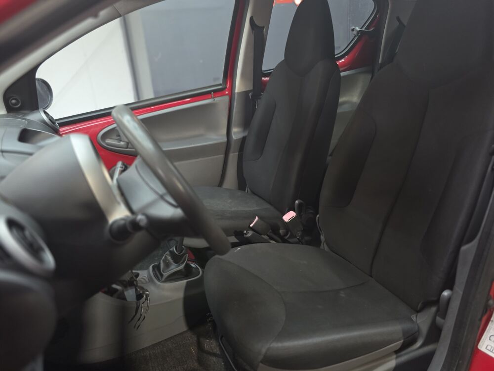 Aygo 1.0 VVT-i 68ch Confort 2010 occasion 78680 &Eacute;p&ocirc;ne