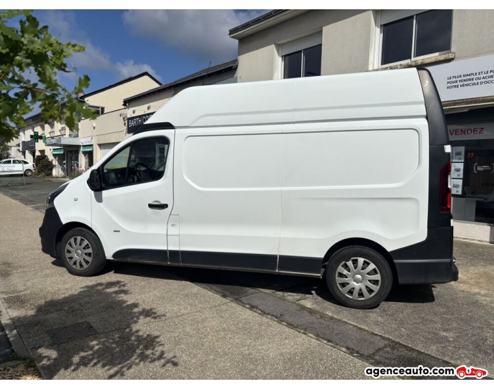 Vivaro L2H2 1.6 CDTI 120 cv - 2&egrave;me main - Chaine de distribution 2016 occasion 49124 Saint-Barth&eacute;lemy-d'Anjou