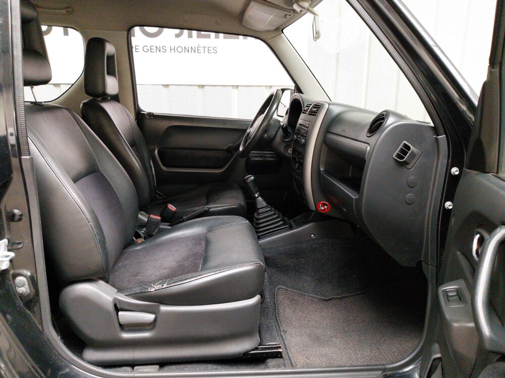 Jimny 1.5 DDIS 85 JLX 4WD 2007 occasion 56000 Vannes