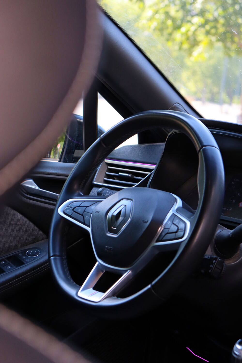 Clio 5 1.3 TCE 140 Lutecia (CarPlay, Cam&eacute;ra, Eclairage d'ambiance 2022 occasion 88000 &Eacute;pinal