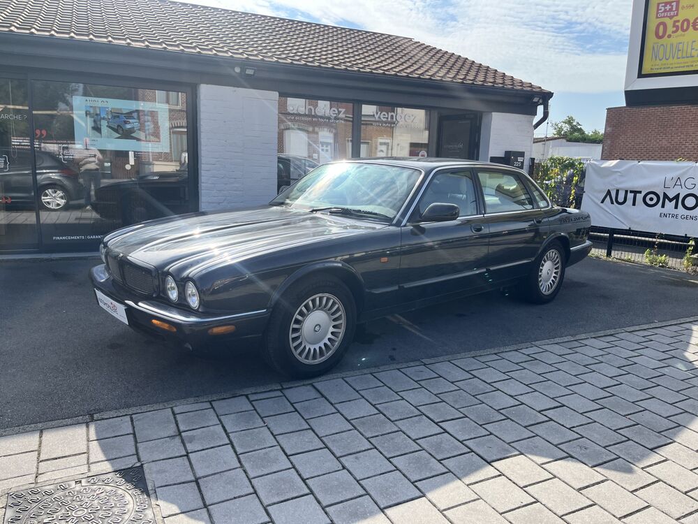 XJ 8 XJ8 3.2 V8 BA 1998 occasion 59300 Valenciennes