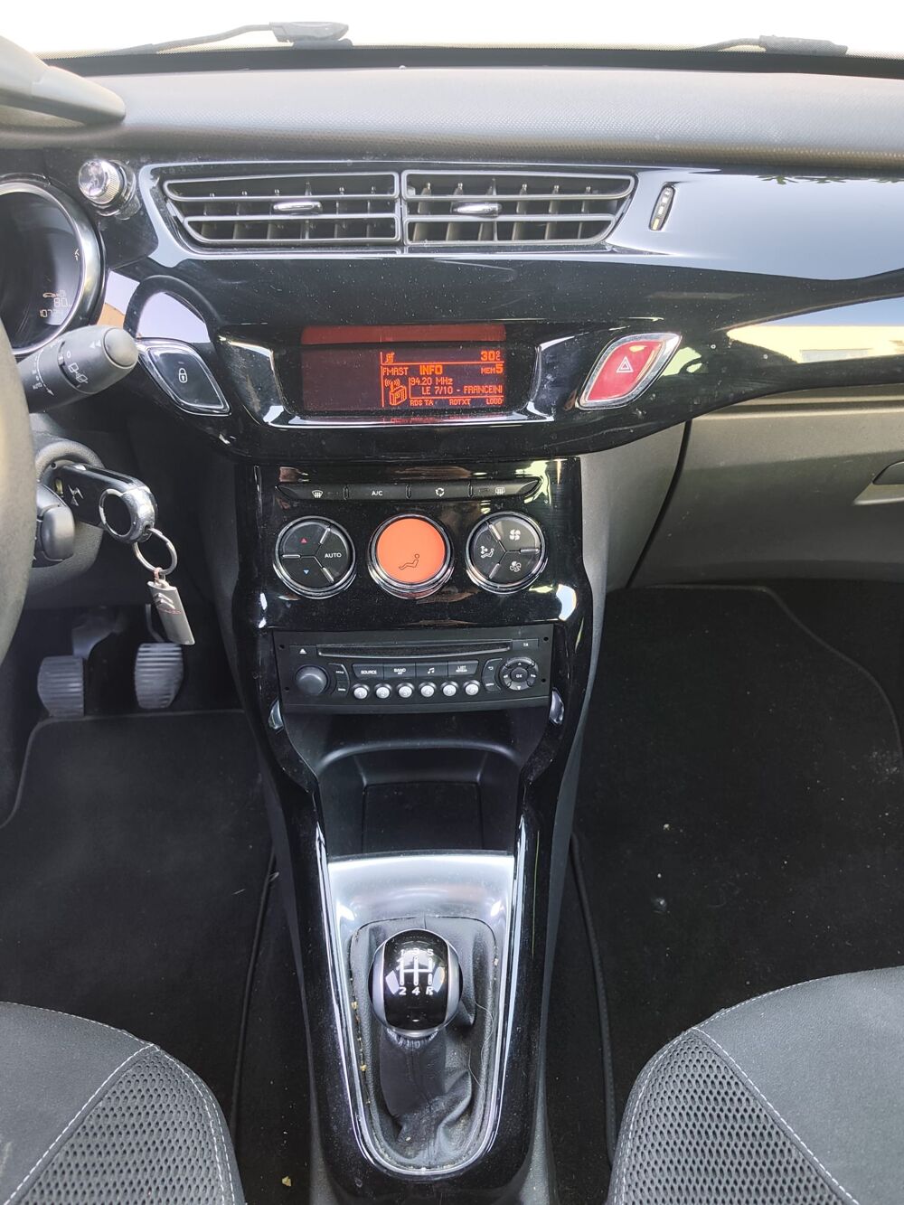 DS3 1.2 VTI 82 CHIC 2015 occasion 34160 Castries
