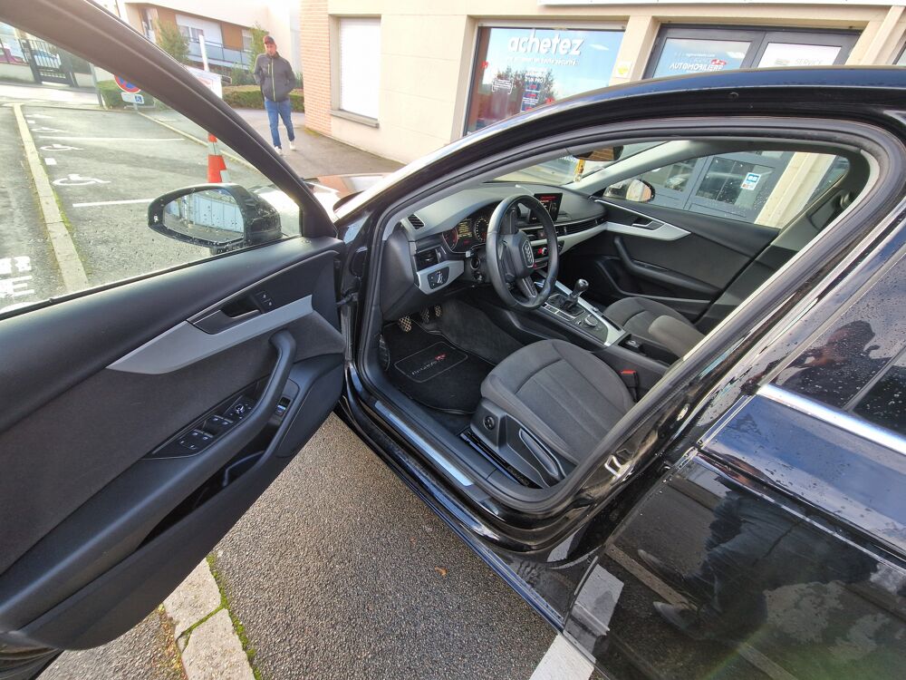 A4 V 2.0 TDI 150 BUSINESS LINE 2018 occasion 80480 Salou&euml;l