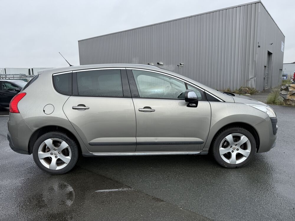 3008 1.6 HDI 115CH PREMIUM PACK | 1&egrave;re Main | GARANTIE 12 MOIS 2013 occasion 44860 Pont-Saint-Martin