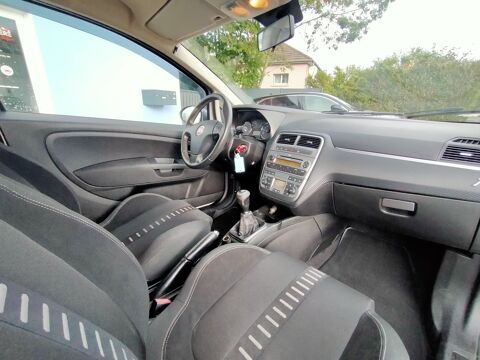 Grande Punto 1.4 16v T-jet 120ch Sport 3p 2009 occasion 90400 Danjoutin