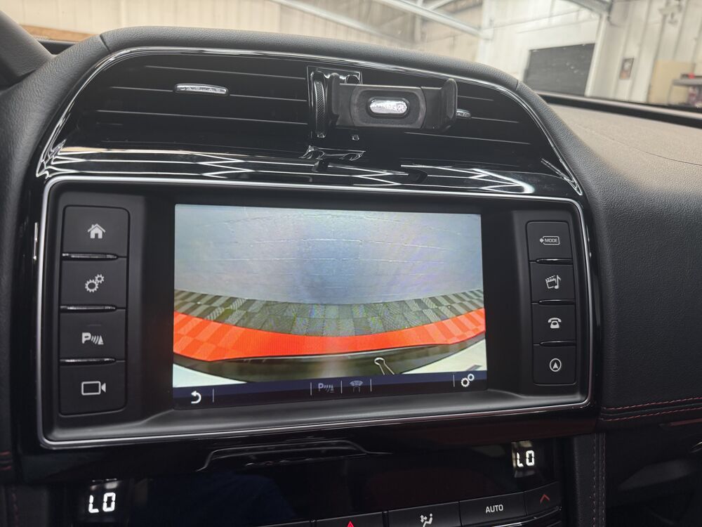 F-PACE 2.0 D 180 AWD R-SPORT Premi&egrave;re Main 2018 occasion 78680 &Eacute;p&ocirc;ne
