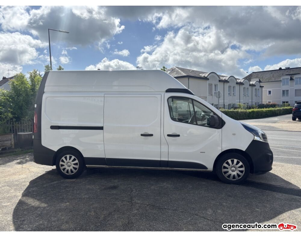 Vivaro L2H2 1.6 CDTI 120 cv - 2&egrave;me main - Chaine de distribution 2016 occasion 49124 Saint-Barth&eacute;lemy-d'Anjou