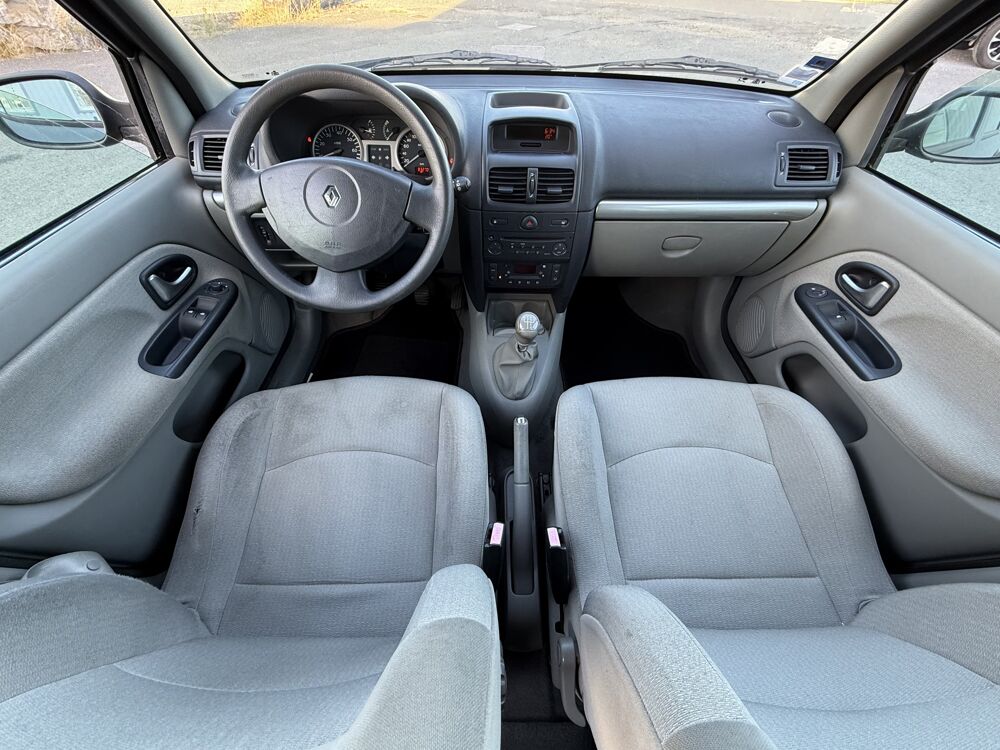 Clio II Phase 2 1.5L DCI 80CH PRIVILEGE | DISTRI OK 2002 occasion 44860 Pont-Saint-Martin