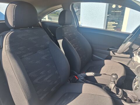 Corsa 1.0 65 ch Graphite 3 portes 1&egrave;re main 2014 occasion 90400 Danjoutin