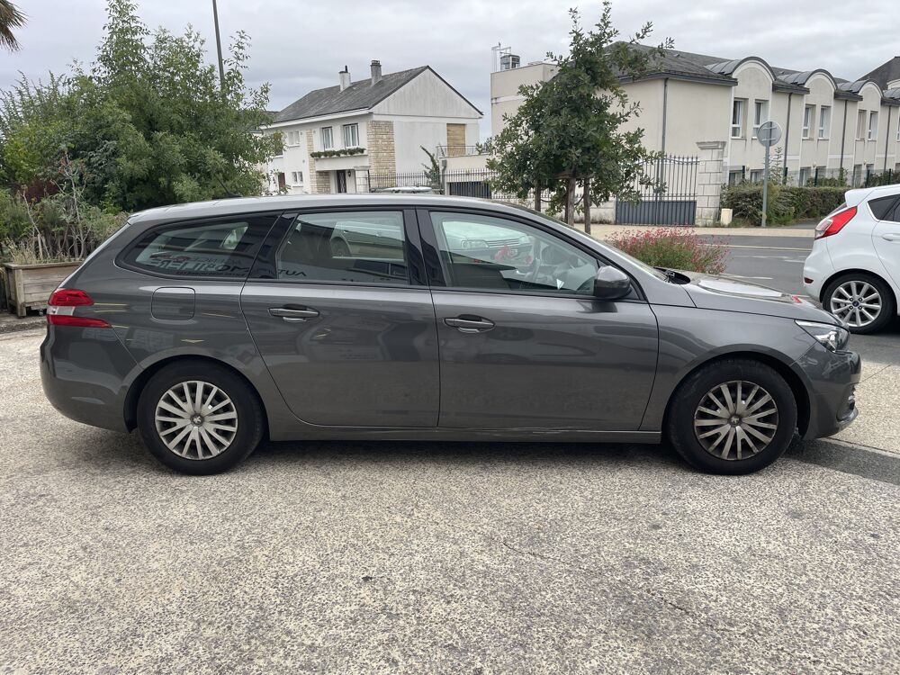 308 SW II SW 1.6 BlueHDi 120 cv Active - Attelage 2017 occasion 49124 Saint-Barth&eacute;lemy-d'Anjou