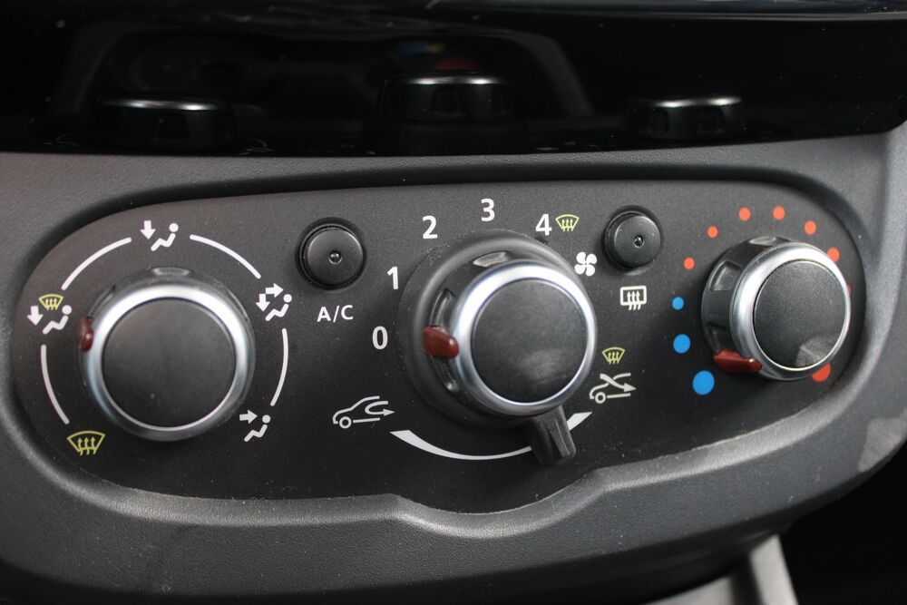 Duster 1.2 TCE 125ch BLACK TOUCH 4X2 ( Entretien DACIA, 1&egrave;re main, 2017 occasion 34200 S&egrave;te