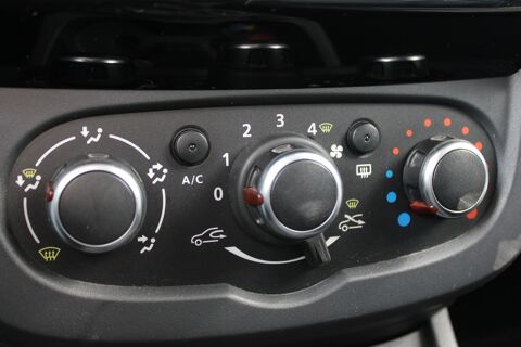 Duster 1.2 TCE 125ch BLACK TOUCH 4X2 ( Entretien DACIA, 1&egrave;re main, 2017 occasion 34200 S&egrave;te